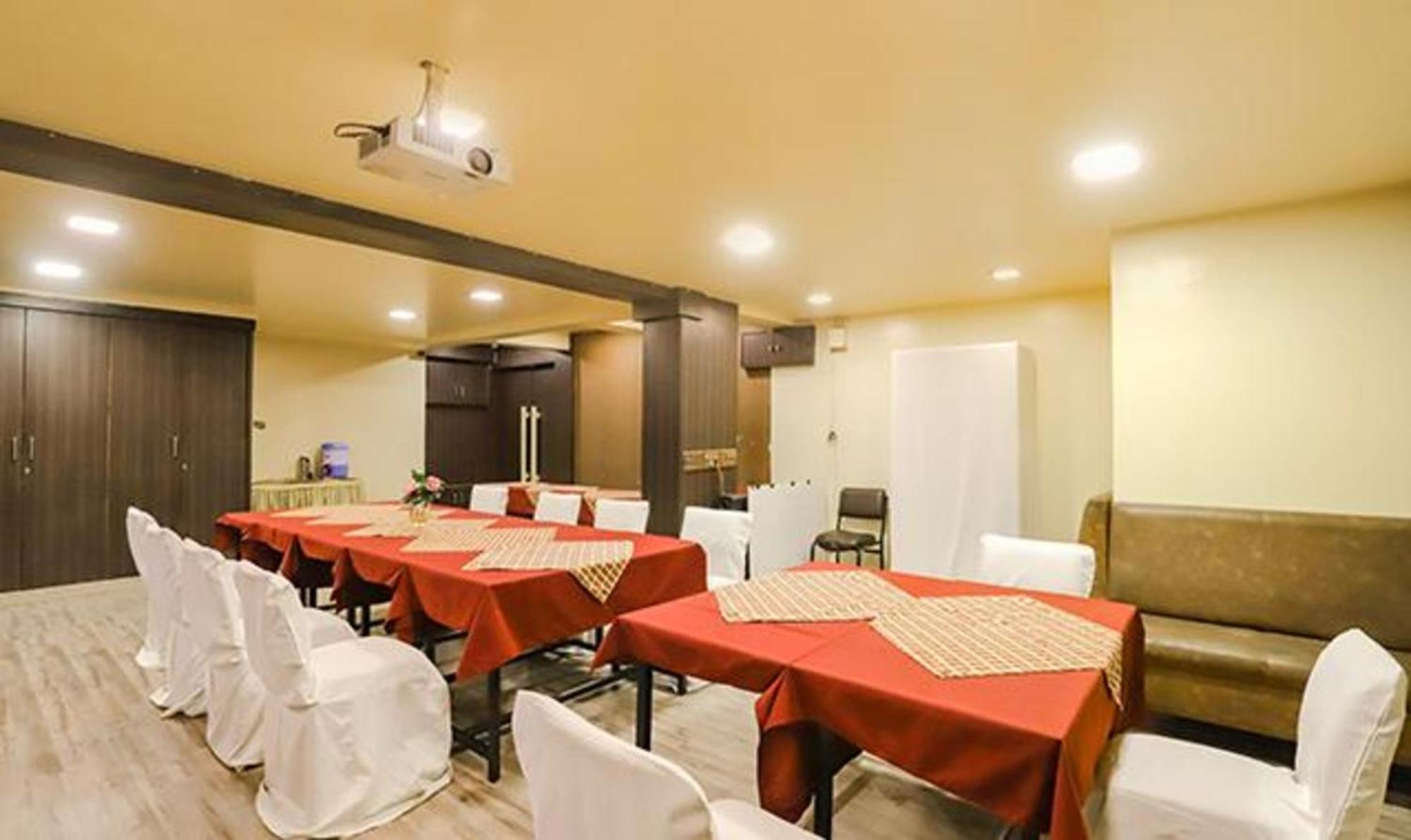 Fabhotel Parashar Нагпур Екстериор снимка